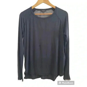 Alala lightweight woman’s black workout Top